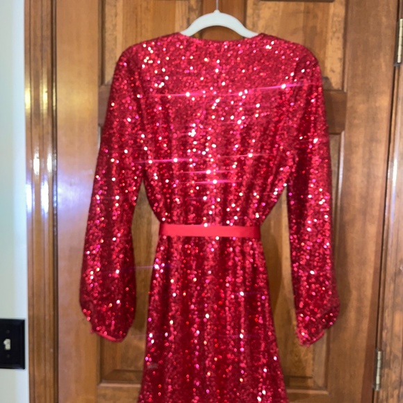 Pink sequin dress - Picture 2 of 5
